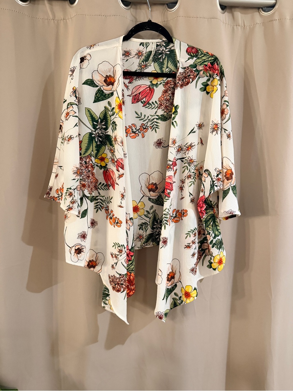 Color Thread White Floral Open-Front Kimono